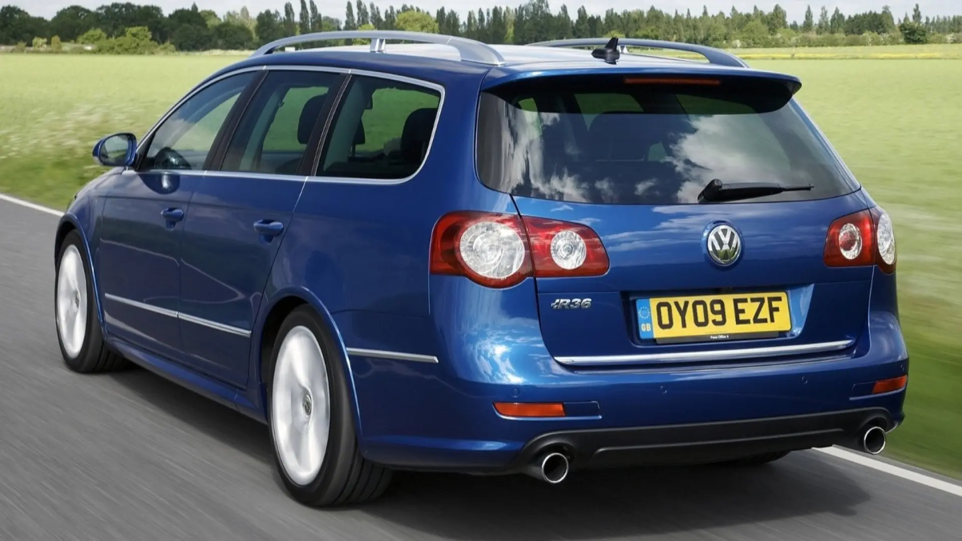 Autogespot R36 Fotos: Volkswagen Passat R36
