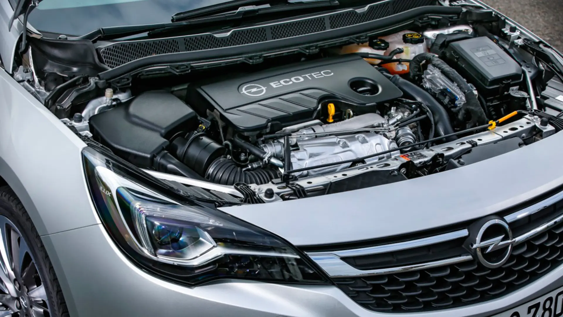 Elegantes Opel Astra Motoren Fotos