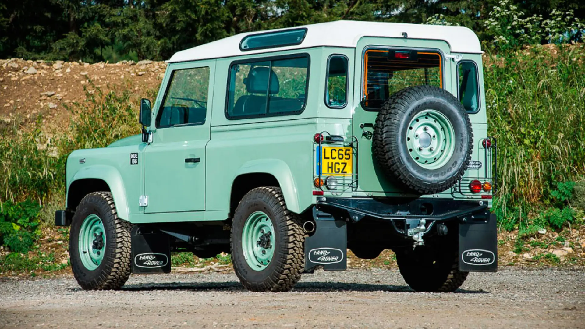 Land Rover's Heritage Works Program Is the Smartest Anti-EV Play Yet — image 1