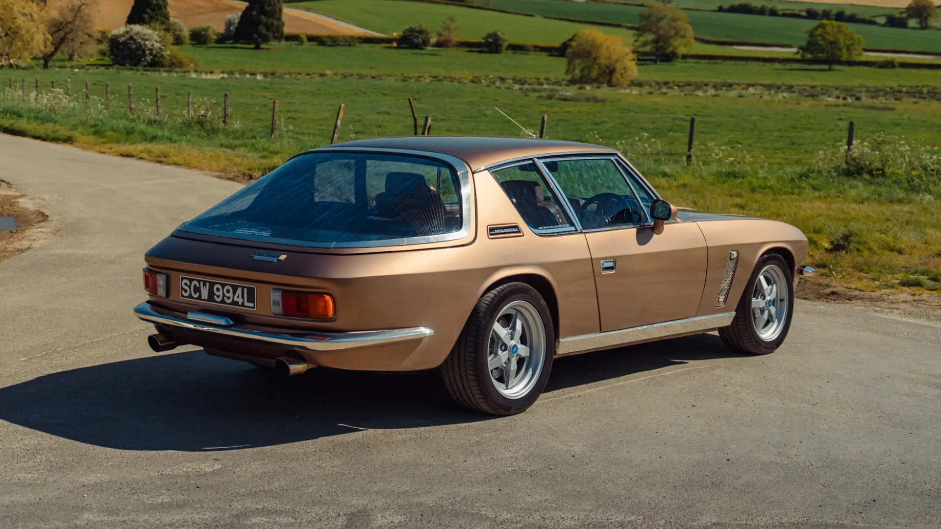 Jia Interceptor R Blue Prueba del Jensen Interceptor de JIA