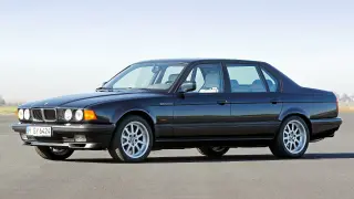 BMW 750i E32.