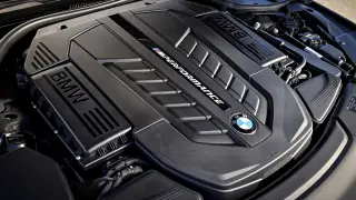 BMW M760Li xDrive V12