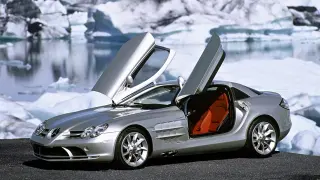 Mercedes-Benz SLR McLaren con motor V8 M155.