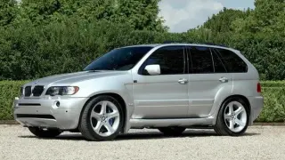 BMW X5 con el motor V10 S85 del BMW M5 E60