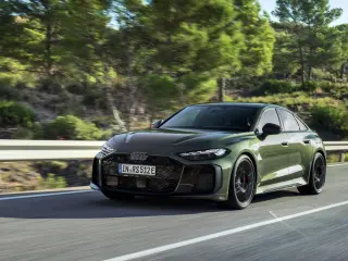 El Audi RS 5 de 2026 es un híbrido enchufable que une un V6 biturbo de 510 CV y un eléctrico de 177 para 639 CV en total.