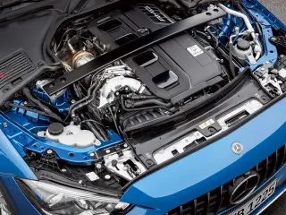 Motor del Mercedes-AMG C 43 2022.