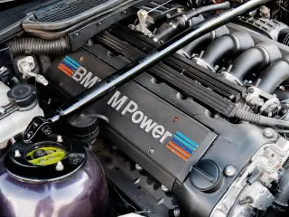 Motor de 6 cilindros en línea de BMW M3 E36.