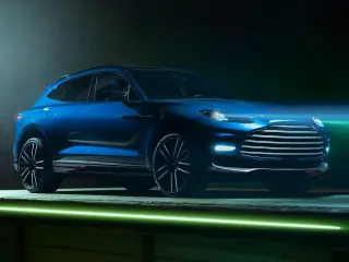 Aston Martin DBX707