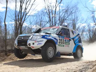 El motor empuja desde abajo, entrega la fuerza desde el inicio.