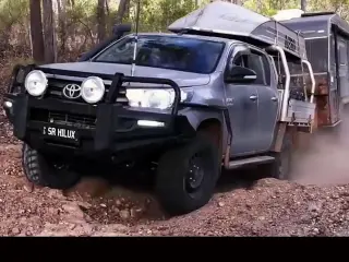 VÍDEO: VÍDEO: Toyota Hilux 'Invencible 50', mira porqué es de los mejores pick up [TG]