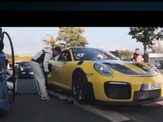El Porsche 911 GT2 RS pulveriza Nürburgring. ¡Vídeo completo! [TG]