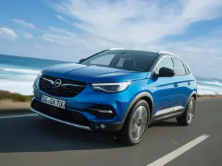 El aspecto del Opel Grandland X por delante es imponente