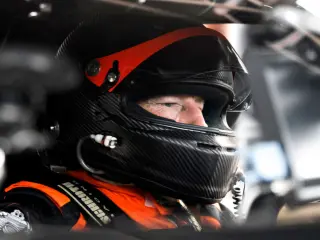 Andy Wallace, concentrado en el interior del Bugatti Chiron.