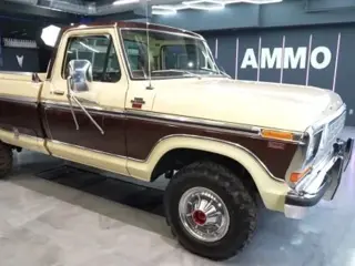 Ford F-250 Lariat (AMMO).