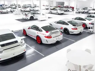 Los modelos de Porsche blancos que se exhibirán en Texas (Fotos: RM Sotheby's).