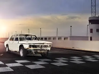 Restauración del BMW 530 MLE.