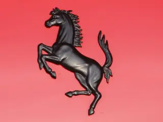 Ferrari registra diez nuevos modelos.