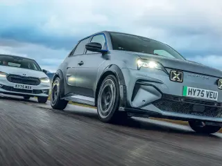 Alpine A290 vs Skoda Fabia 130