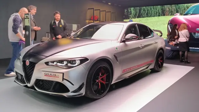 Alfa Romeo Giulia Quadrifoglio Luna Rossa