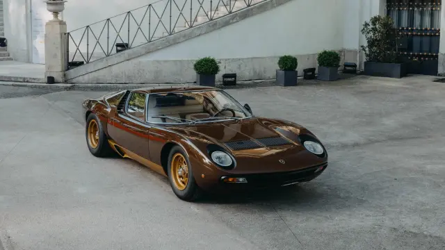 Lamborghini Miura SV de 1972 restaurado por Polo Storico