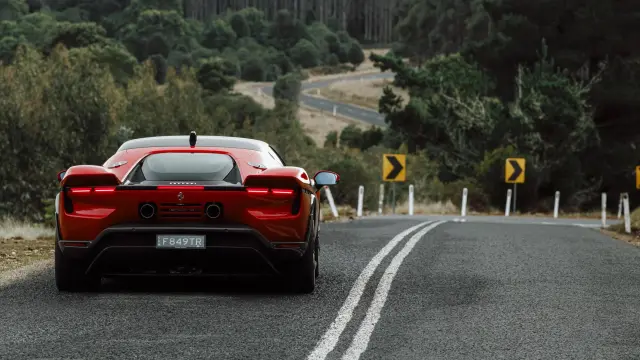 Prueba del Ferrari 849 Testarossa en las 99 curvas de Tasmania