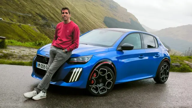 Peugeot E-208 GTI