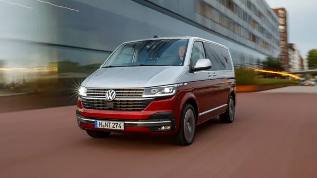 El frontal de la Volkswagen T 6.1 también tiene una nueva parrilla