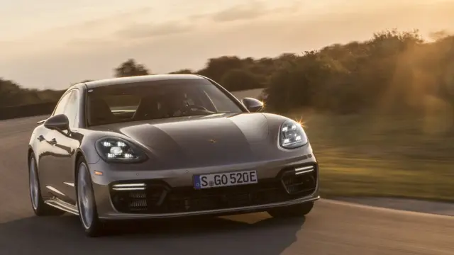 Porsche Panamera Turbo S E-Hybrid 2017 frontal