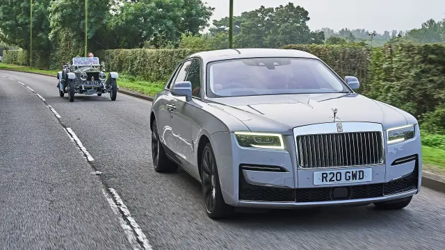 Rolls-Royce Silver Ghost.