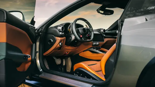 Ferrari GTC4Lusso 'Elevato' de GlasWerks DMV
