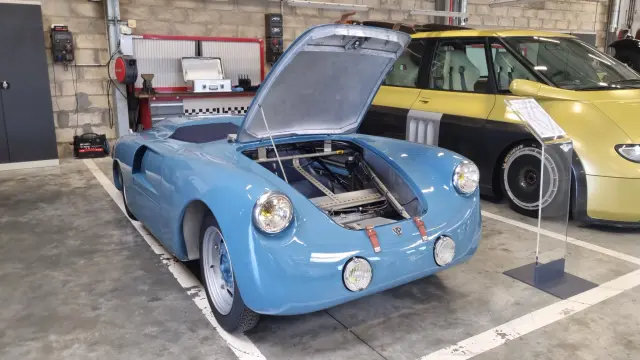 'La abuela', barqueta que utilizaba la base del Renault 4CV