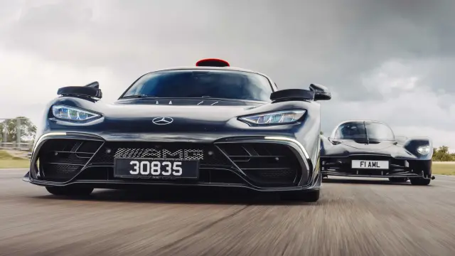 Mercedes-AMG One vs Aston Martin Valkyrie