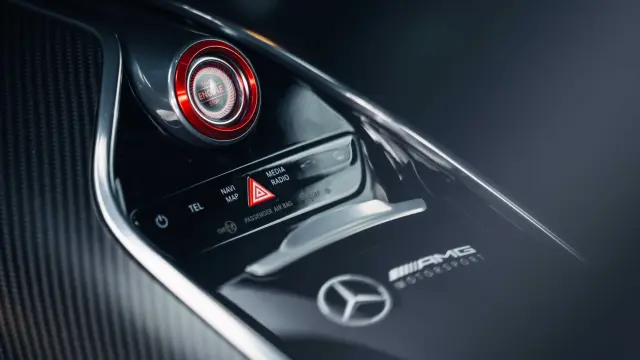 Mercedes-AMG One vs Aston Martin Valkyrie