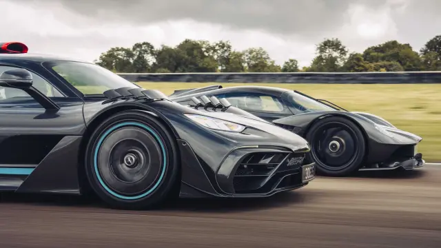 Mercedes-AMG One vs Aston Martin Valkyrie