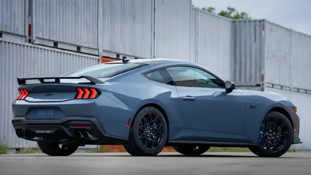 Ford Mustang, el único coche con motor V8 y cambio manual