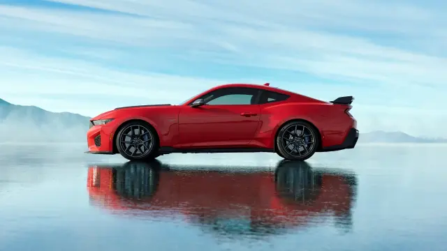 Ford Mustang Dark Horse SC