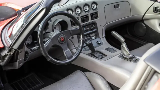Interior del Dodge Viper original