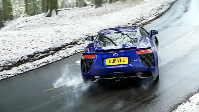 Jeremy Clarkson prueba del Lexus LFA