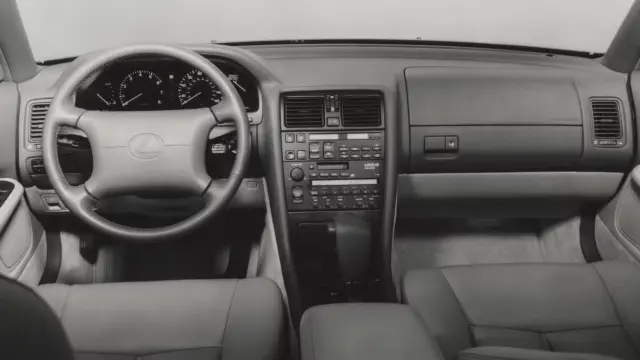 Interior del Lexus LS.