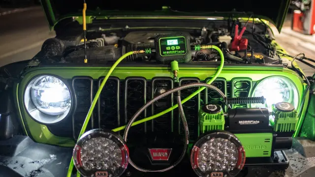 Toyota Land Cruiser, Land Rover Defender Octa, Jeep Wrangler e Ineos Grenadier modificados