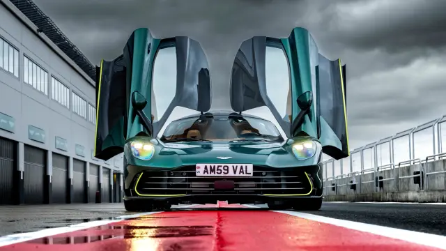 Prueba del Aston Martin Valhalla