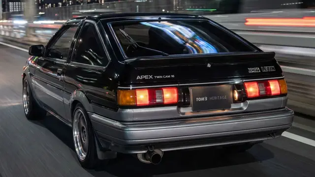 Toyota Corolla AE86 de Tom's Racing