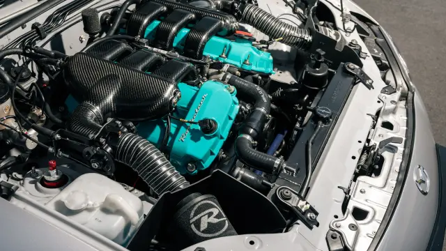 Mazda MX-5 con motor V6 de Rocketeer