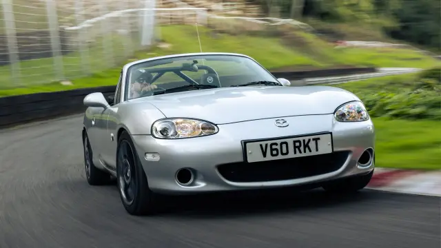 Mazda MX-5 con motor V6 de Rocketeer
