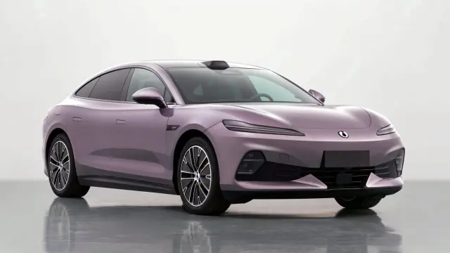 Denza Z9 sedán