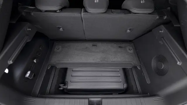 Doble fondo del maletero del Hyundai IONIQ 3.