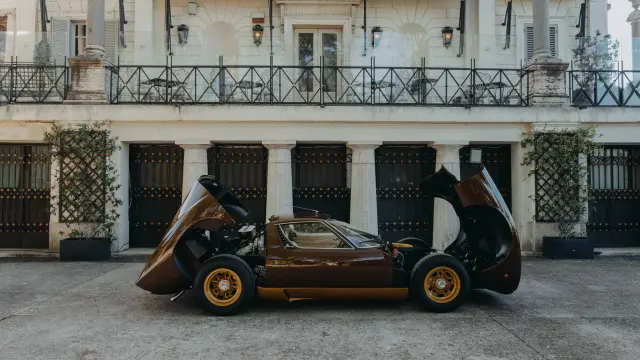 Lamborghini Miura SV de 1972 restaurado por Polo Storico