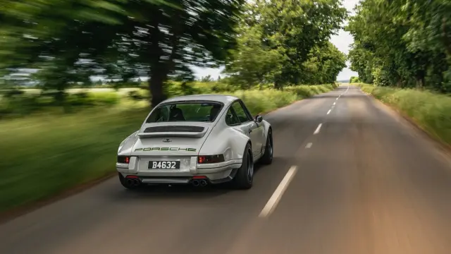 Porsche 964