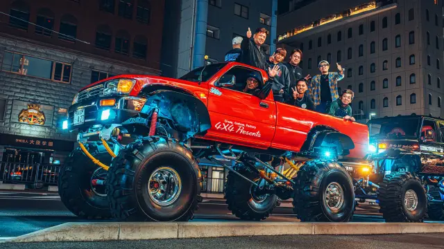 Toyota Hilux levantado en Japón