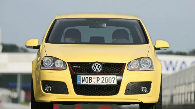 Volkswagen Golf GTI Pirelli